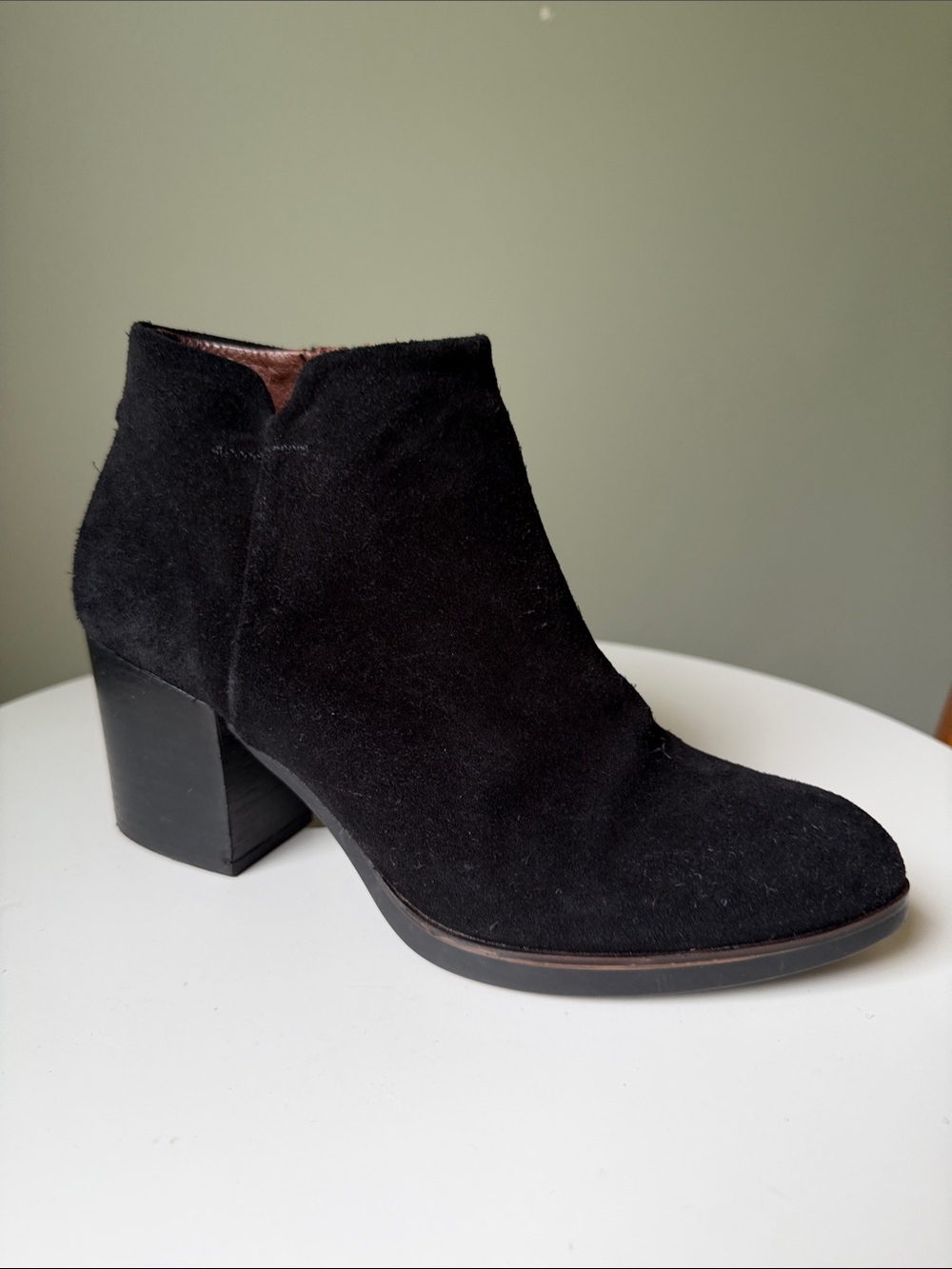 Eric Michael Made in Spain Black Suede Ankle Boots Block Heel Booties EU 39 Flaw
